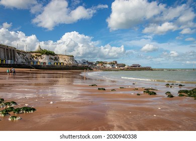 Broadstairs is a coastal town on the Isle of Thanet in the Thanet district of east Kent. Broadstairs is one of Thanet's seaside resorts, known as the "jewel in Thanet's crown"Boadstairs 29 July 2021