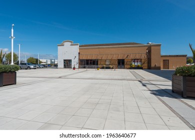 Broadstairs, Kent, UK - Apr 22 2021: Westwood Cross Shopping Centre, Vacant Restaurant Building, Formerly Chiquitos Mexican Restaurant. Signage And Awnings Have Been Removed As The Property Is Empty.