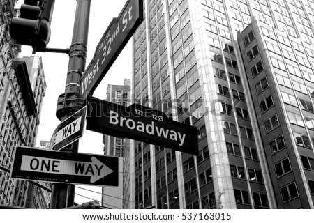 Broadway arrow one way black and white