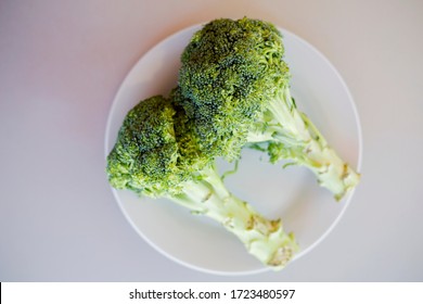 broccoli close up on the kitchen table