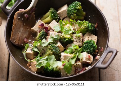 Broccoli, Tofu, Red Onion Stir Fry 