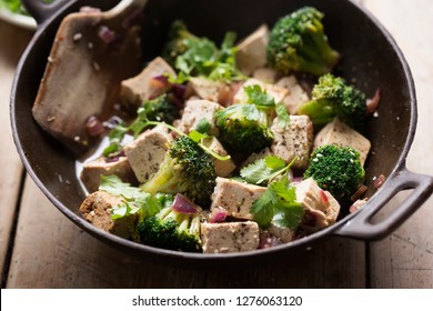 Broccoli, Tofu, Red Onion Stir Fry 