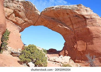 Broken Arch, Arches National Park, Utah, In Winter	