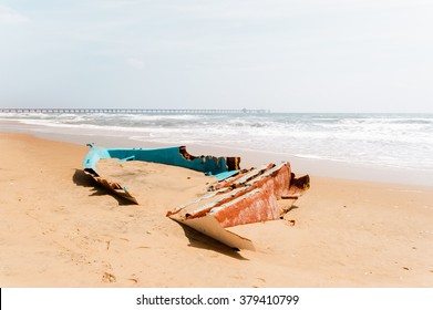 BROKEN BOAT ON THE BEACH
