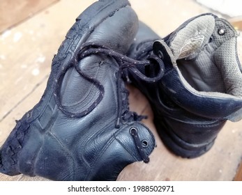 150 Shoes Everywhere Images, Stock Photos & Vectors | Shutterstock