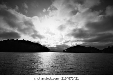 Broken Bow Lake And Wildlife