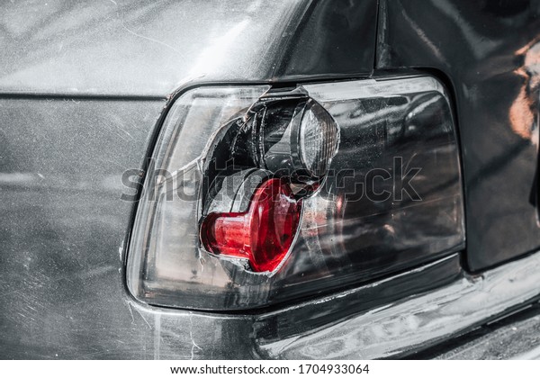 Broken car\
taillight, brake light is\
broken