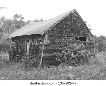 Broken Down Shed Stock Photo 1367282447 | Shutterstock