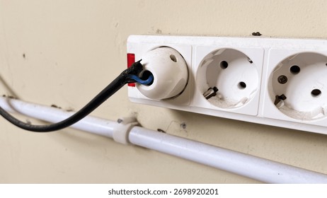 a broken electrical plug is dangerous