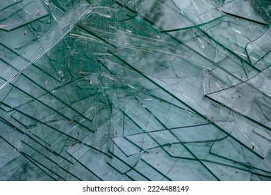Broken flat glass in recyclable container