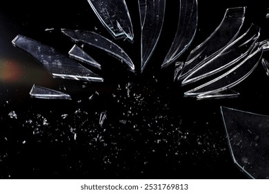 Efecto fotográfico de superposición de vidrio roto. Superposición de fotos con efecto de superficie rota, dañada y agrietada. Líneas nítidas sobre vidrio transparente. Fondo Abstractas para el diseño, el arte, la Fotografía. Filtrar de Imagen Grunge.