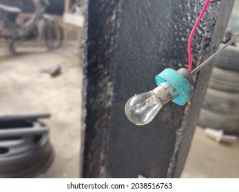 A Broken Light Bulb That Can't Be Repaired