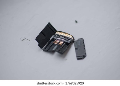 Broken Memory Card, Cracked Memory Card