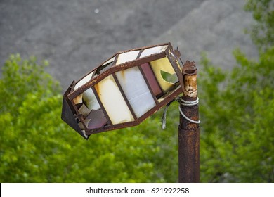 Broken Streetlamp