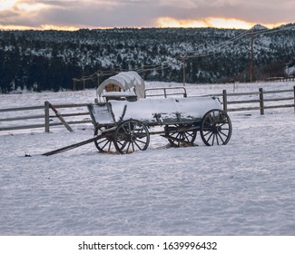 30 Broken bullock cart wheel Images, Stock Photos & Vectors | Shutterstock