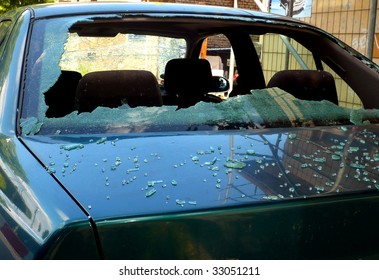 broken windshield at a car