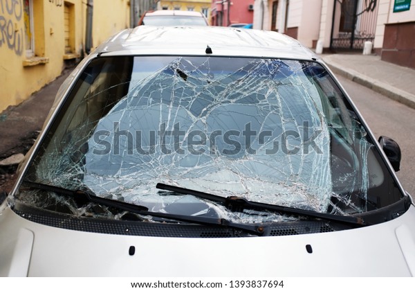 broken windshield in the\
car