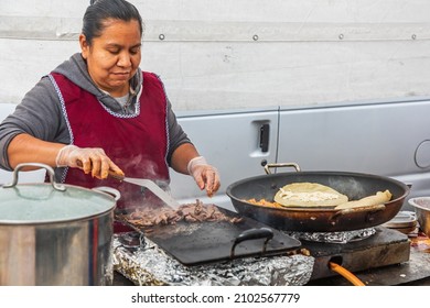 The Bronx, New York City, New York, USA. November 2, 2021. Tacos Being Cooked By A Street Vendor.