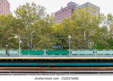 The Bronx, New York City, New York, USA. Jackson Avenue Elevated Subway Platform In The Bronx.