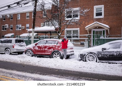 Bronx, NY USA January 29, 2022. Nor'easter Blankets The Bronx As Snow Started To Fall Friday Night Into Saturday Afternoon. 