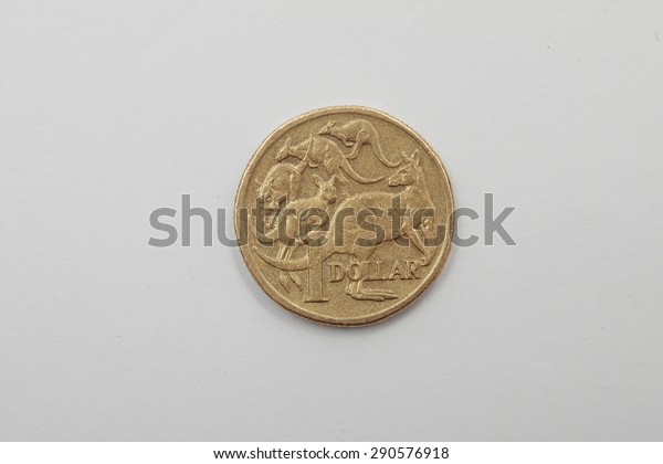 A\
bronze Australian Coin 1 Dollar - Tails  Five\
Kangaroo