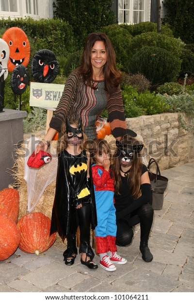 Brooke Burke Her Children Pottery Barn Stock Photo Edit Now