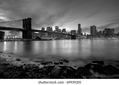 Brooklyn bridge black and white