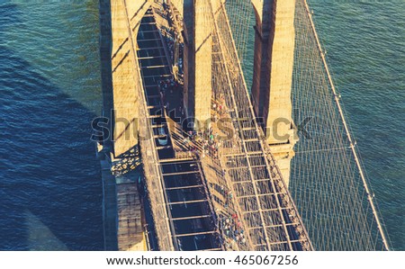 Similar – Foto Bild Brooklyn Bridge im Sonnenuntergang mit Schnee und Sonne