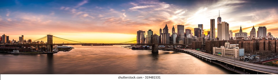 Brooklyn Bridge panorama at sunset