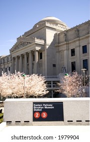 Brooklyn Museum From The Subway