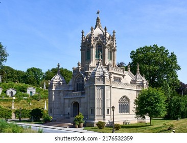 Brooklyn, NY - June 24, 2022: The Green-Wood Cemetery Chapel (1913) Built In Limestone With Multiple Towers And An Octagonal Central Tower. Designed By Warren And Wetmore In Late Gothic Style