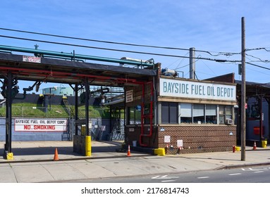 Brooklyn, NY - June 24, 2022: A Depot For Loading Retail Delivery Trucks With Home Heating Oil, Located Along The Gowanus Canal In Brooklyn, NYC. 