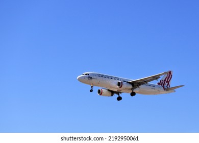 BROOME, WA - JULY 18 2022: Virgin Australia Airlines Plane Landing. It Is A Domestic Australian Airline Brand Serve 32 Cities In Australia, From Hubs In Brisbane, Melbourne And Sydney.