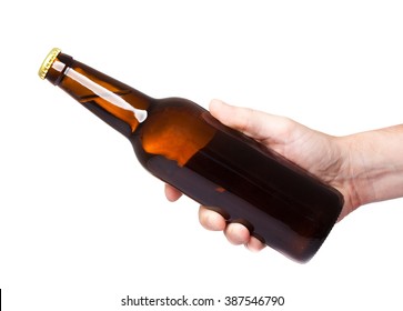 braune Bierflasche einzeln auf weißem Hintergrund