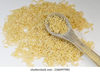 In Brown Rice, Only The Inedible Husk Is Removed, While The Bran Layer And Cereal Germ Are Intact, Giving It Texture And Color 