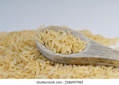 In Brown Rice, Only The Inedible Husk Is Removed, While The Bran Layer And Cereal Germ Are Intact, Giving It Texture And Color 