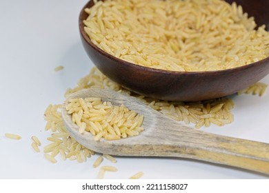 In Brown Rice, Only The Inedible Husk Is Removed, While The Bran Layer And Cereal Germ Are Intact, Giving It Texture And Color 