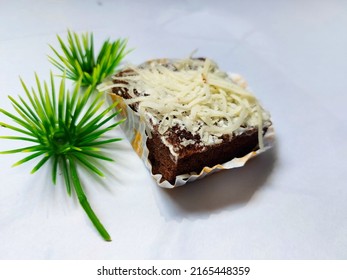 Brownie Is A Baked Or Steamed Food In The Shape Of A Square And Flat. Developed In America In The 19th Century And Popularized In America And Canada In The First Half Of The 20th Century. Soft Texture