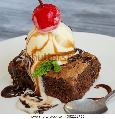 Brownie Sundae square composition, selective focus