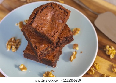 Brownies With Cake Slicer