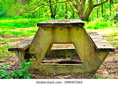 Broxbourne, UK - May 27 2021: Side View Of Picnic Bench