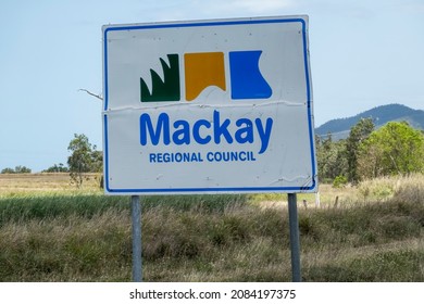 Bruce Highway, Townsville To Mackay, Queensland, Australia - November 2021: Roadsign For Mackay Regional Council