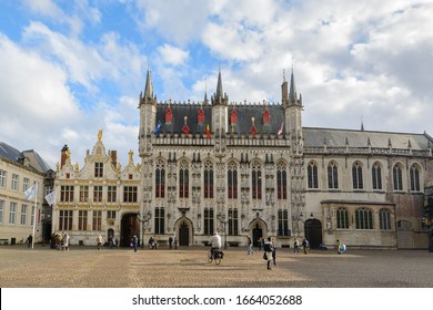 Bruges, Belgium - 10.18.2016: Bruges City Hall (Stadhuis Van Brugge) It's A Gothic Hall (1376-1421) One Of The Oldest In The Low Countries.  