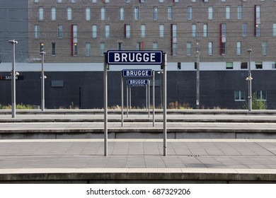 Brugge Train Station Stock Photo 687329206 | Shutterstock