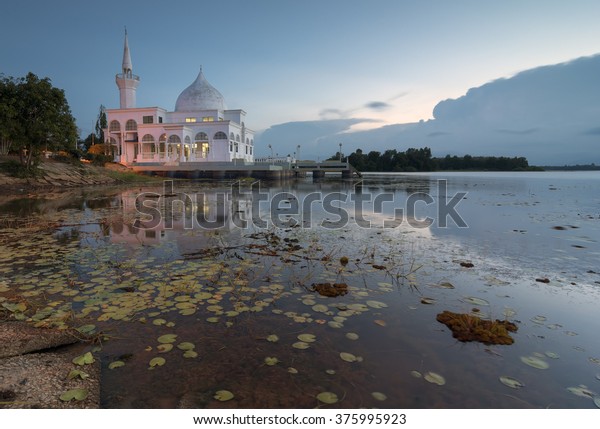 Brunei Mosque Danau Tok Uban Pasir Stock Photo Edit Now 375995923