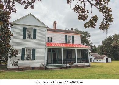 BRUNSWICK, GEORGIA - Sept 18, 2019:  Hofwyl Broadfield Plantation Historic Site.  A Slave Run Rice Plantation Of The 1800s. Preserved Plantation House.