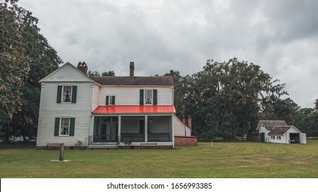 BRUNSWICK, GEORGIA - Sept 18, 2019:  Hofwyl Broadfield Plantation Historic Site.  A Slave Run Rice Plantation Of The 1800s. Preserved Plantation House.