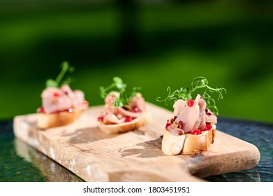 Bruschetta With Turkey Pastrami In Honey Pepper Sauce