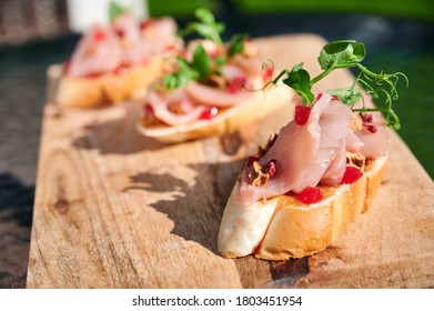 Bruschetta With Turkey Pastrami In Honey Pepper Sauce