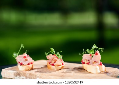 Bruschetta With Turkey Pastrami In Honey Pepper Sauce